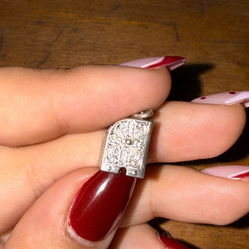Vintage Sterling Silver Charm - Picture 4 of 6